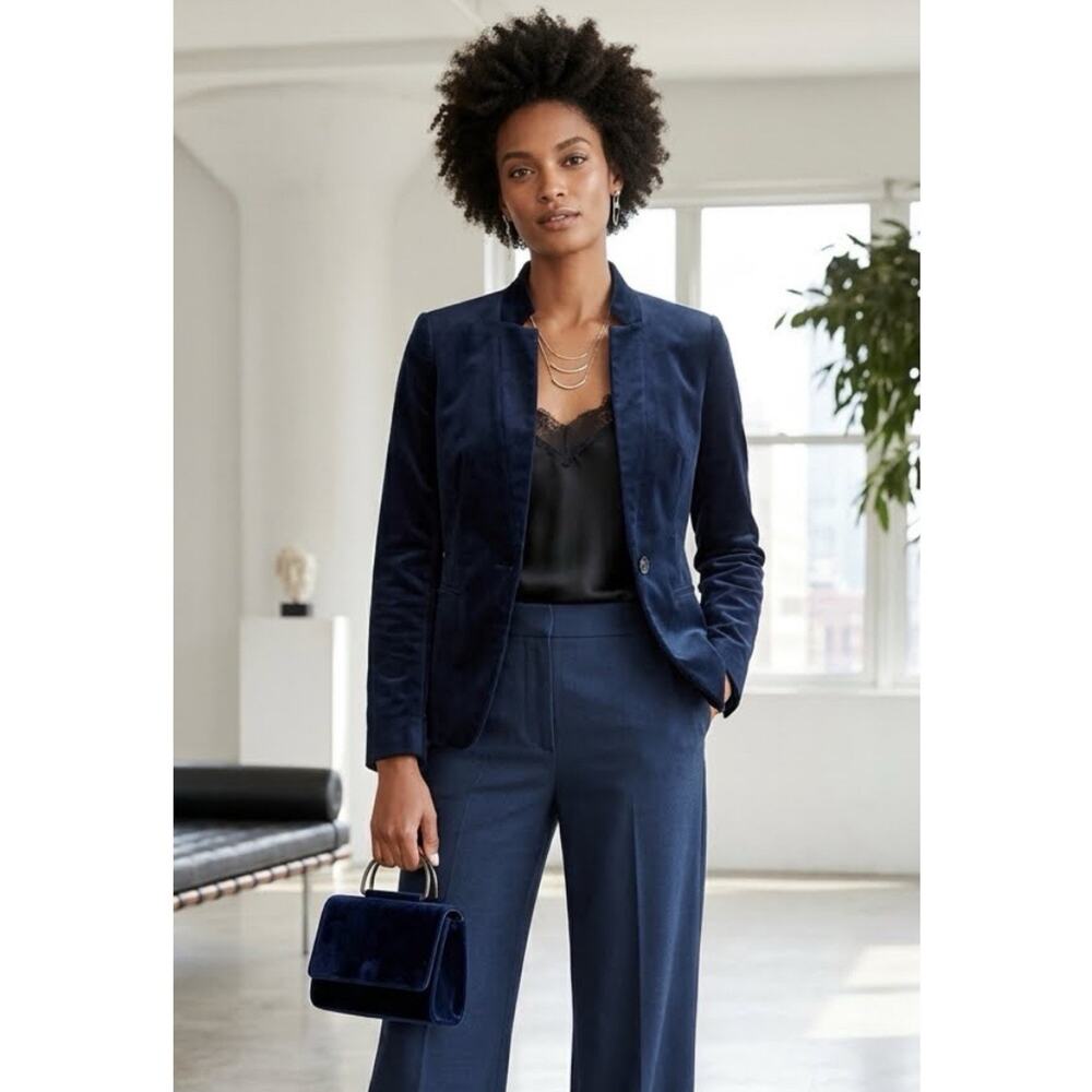 Banana Republic Blue Velvet Long and Lean Blazer Jacket Size 2 Preppy Academia